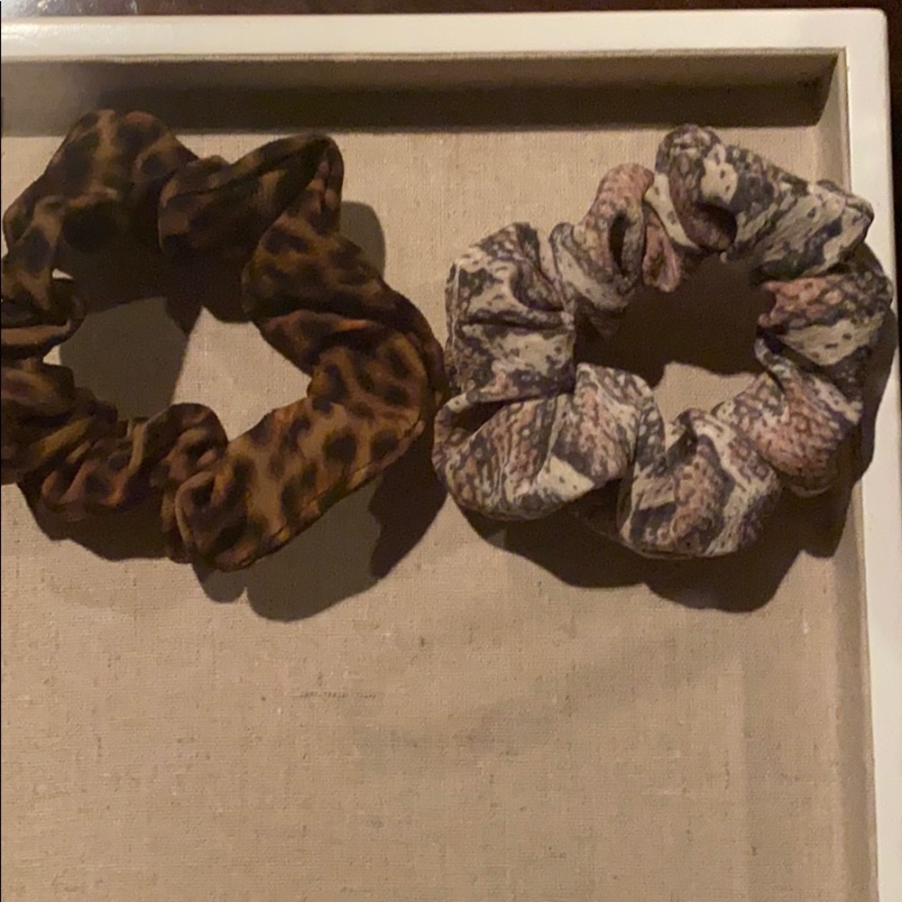 Scrunches